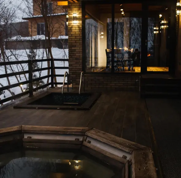 На території комлексу є чан та сауна,соляна кімната,хамам