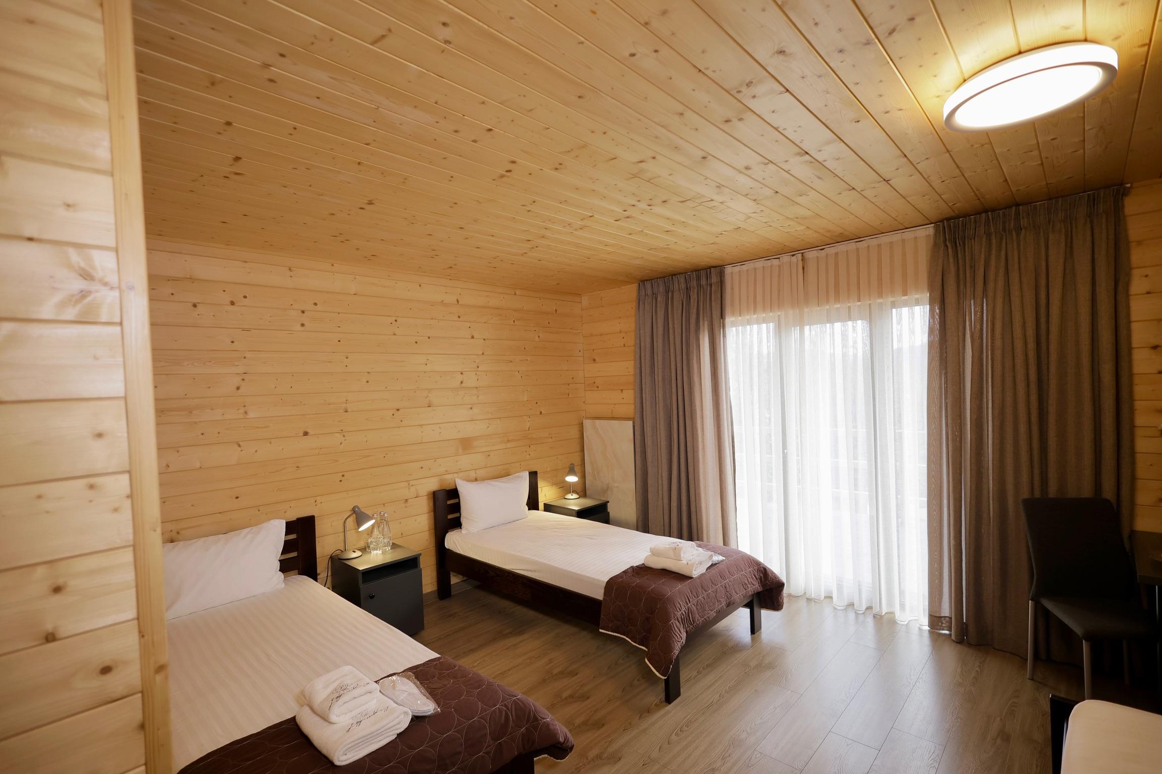 Тримісний номер